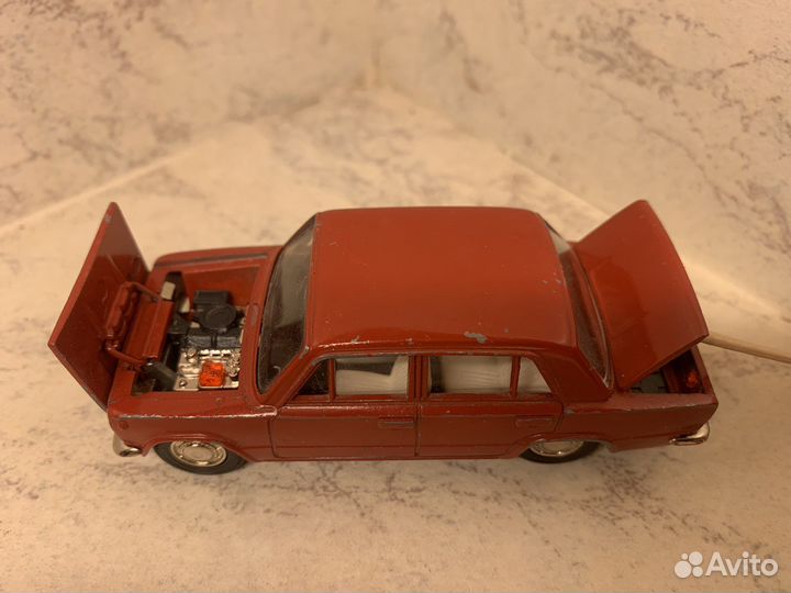 Модели СССР 1:43 21213 гаи, 2121 А20, 2102, 2101