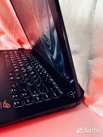 Игровой, 8 ядер i7, мощный и быстрый ноутбук