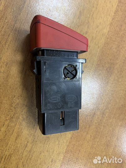 Кнопка аварийной сигнализации Hyundai Tucson JM