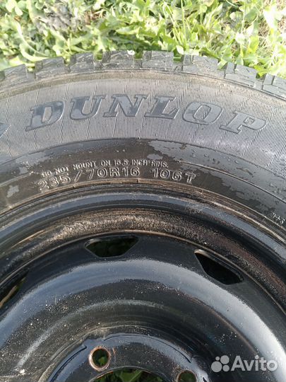 Dunlop Grandtrek Ice 02 235/70 R16