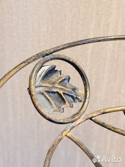 Подставка под комнатные растения металлическая