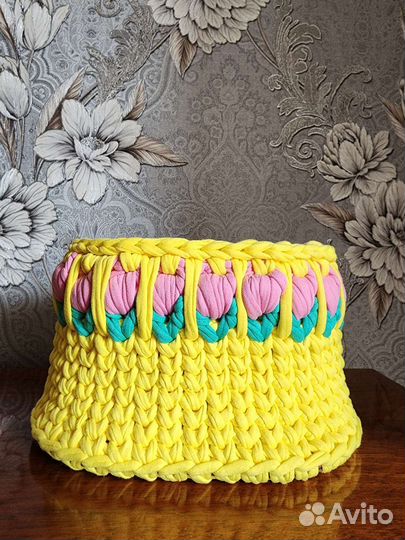 Корзинка с тюльпанами