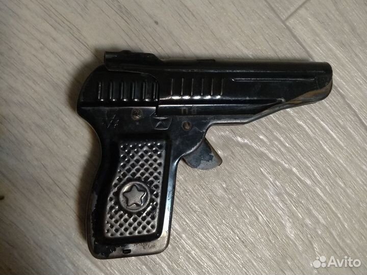 Игрушка пистолет СССР