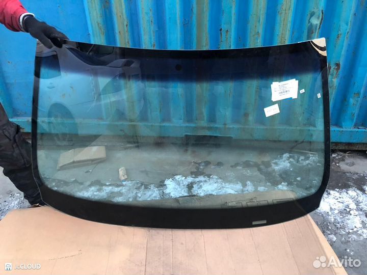 Лобовое стекло на BMW 5 series E39