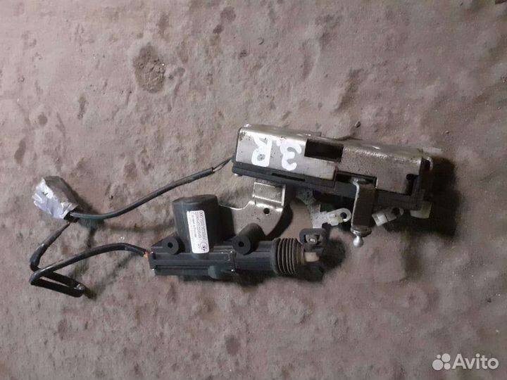 Замок двери Chevrolet Niva