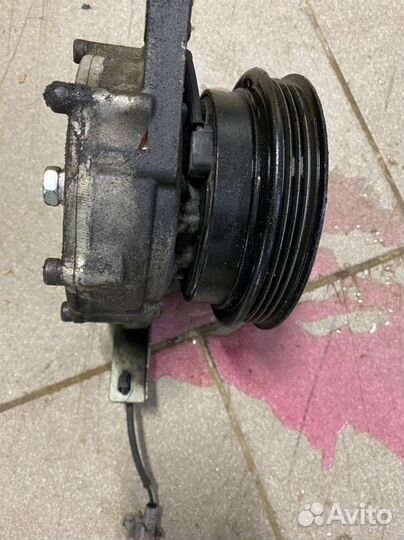 Помпа дополнительная Toyota LC 200