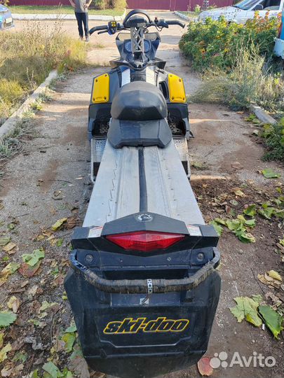 BRP Ski Doo Summit x 163 800r