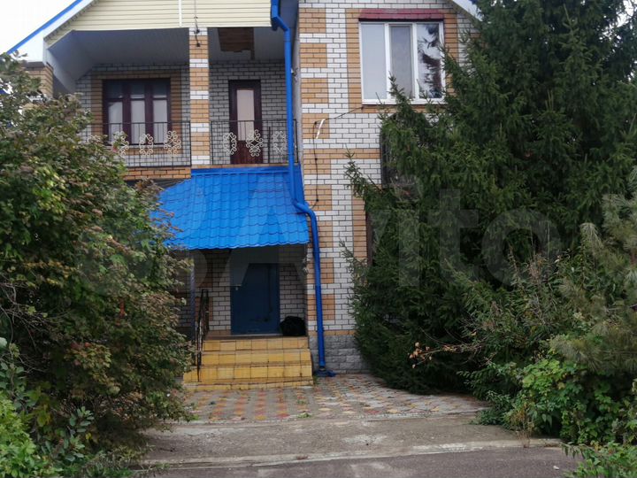 Коттедж 176,7 м² на участке 7 сот.