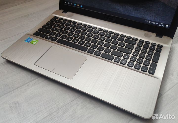 Asus как новый/intel 4 ядра\SSD 256/GT 820m\акб 4