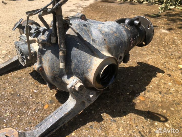 Редуктор передний Toyota Hilux Pick Up