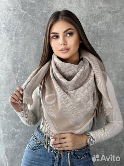 Шарф Christian Dior все цвети