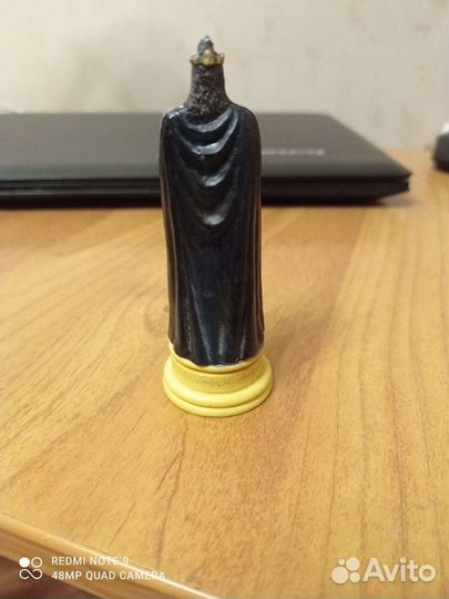 Шахматная фигурка из серии 