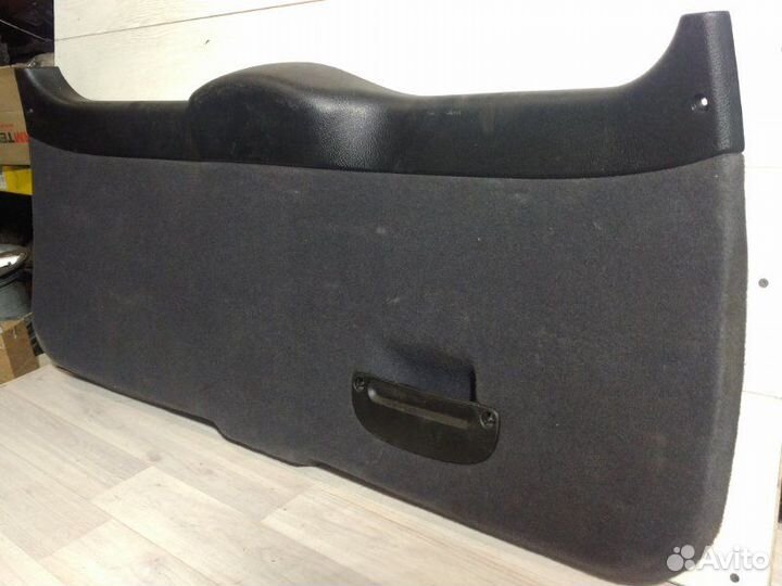 Обшивка двери багажника задняя Opel Astra G 2002