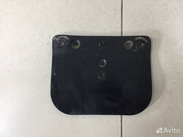 Брызговик передний левый Toyota Land Cruiser Prado