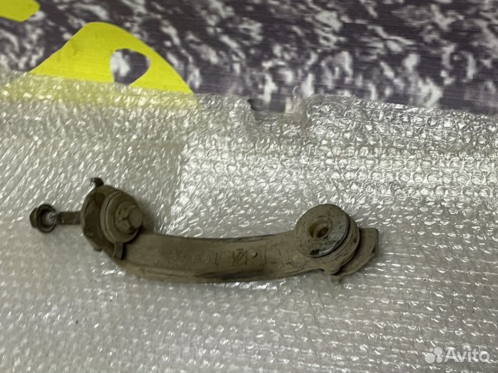 Кронштейн подрамника левый Laguna Лагуна 2