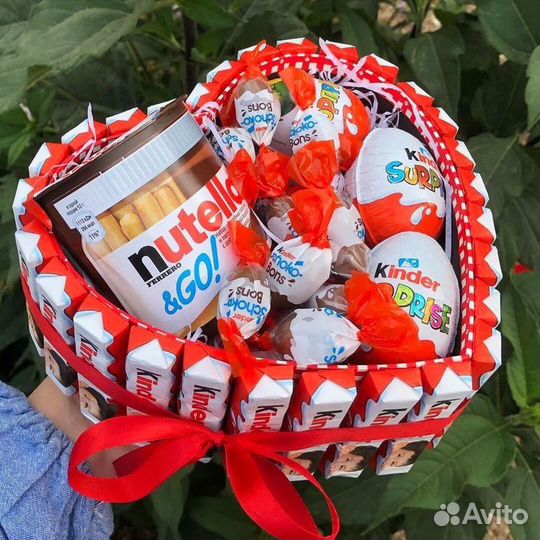 Подарок из киндеров