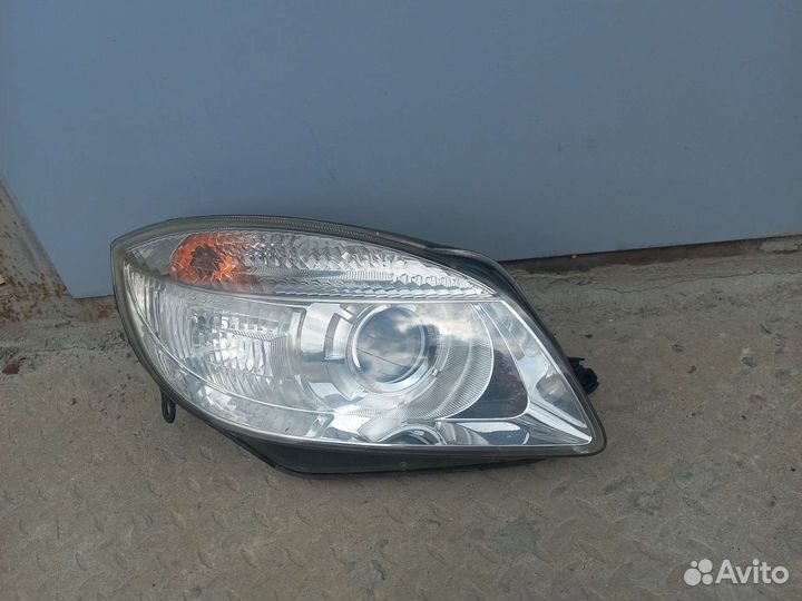 Skoda Romster фара правая 247832-00R Hella