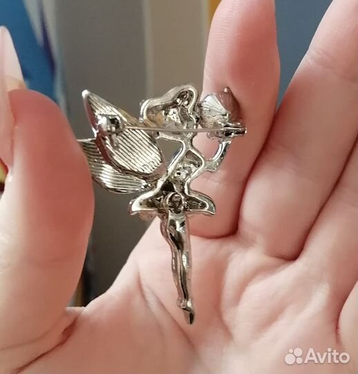 Брошь