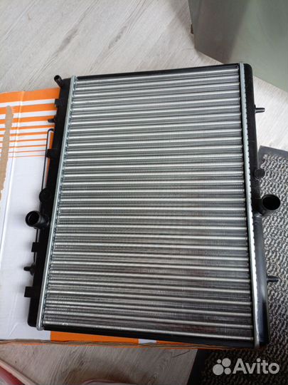 Радиатор охлаждения Citroen c4, c5 Berlingo