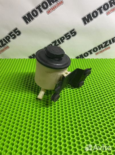 Бачек гур nissan 95-2000год