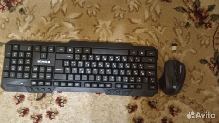 Беспроводная клавиатура и мышь