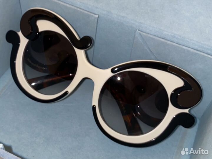 Солнцезащитные очки prada