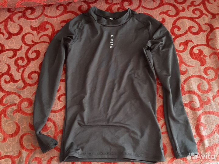 Детская футбольная форма и вратарские перчатки