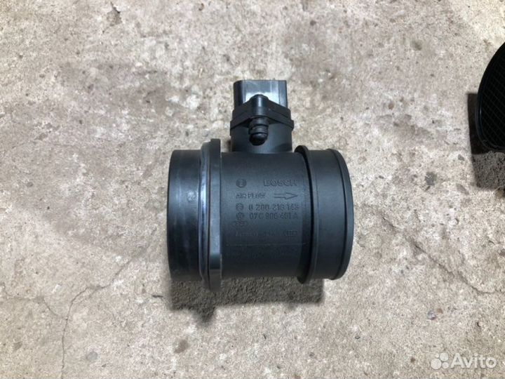 Датчик массового расхода воздуха Audi A8 D3