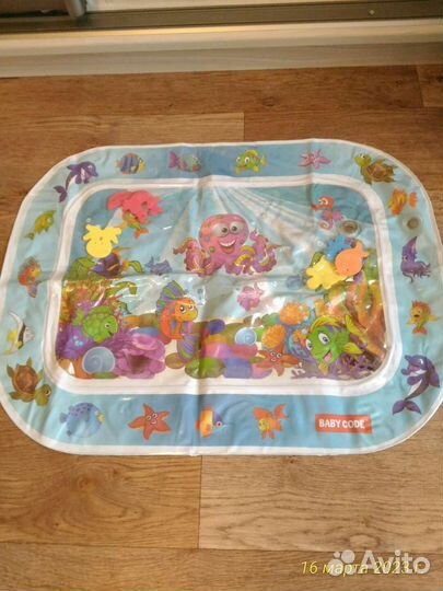 Развивающий и водный коврик,горка и подушечка