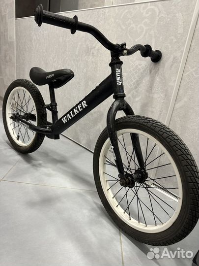 Продам беговел, в отличном состоянии. Цена 3500