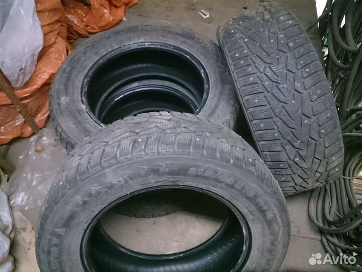 Nokian Tyres Hakkapeliitta 7 215/60 R16 99T