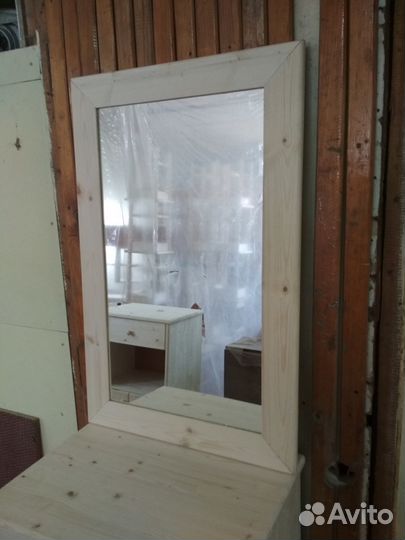 Зеркало в рамке