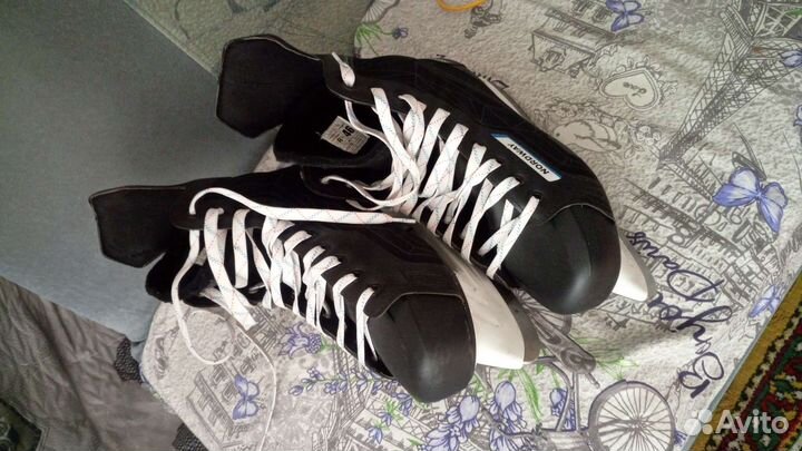 Коньки хоккейные