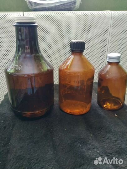 Бутыли склянки банки из темного стекла