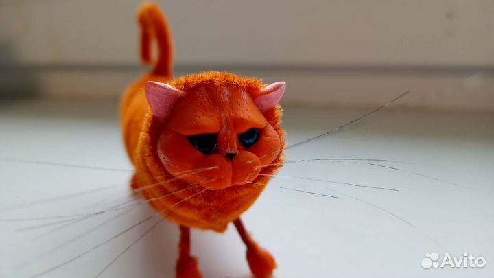 Кот-сарделька рыжий