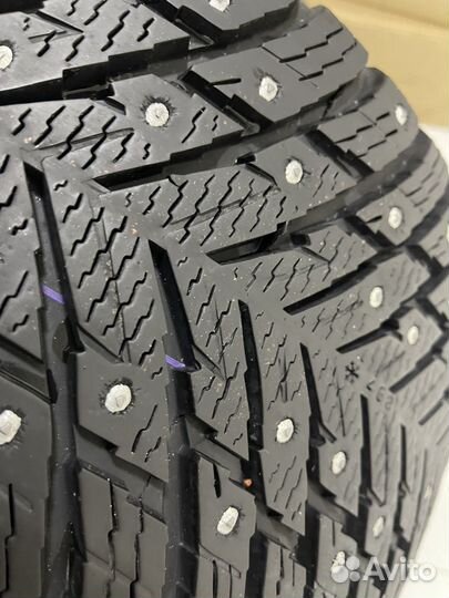 Nokian Tyres Hakkapeliitta 10 235/45 R18 98T