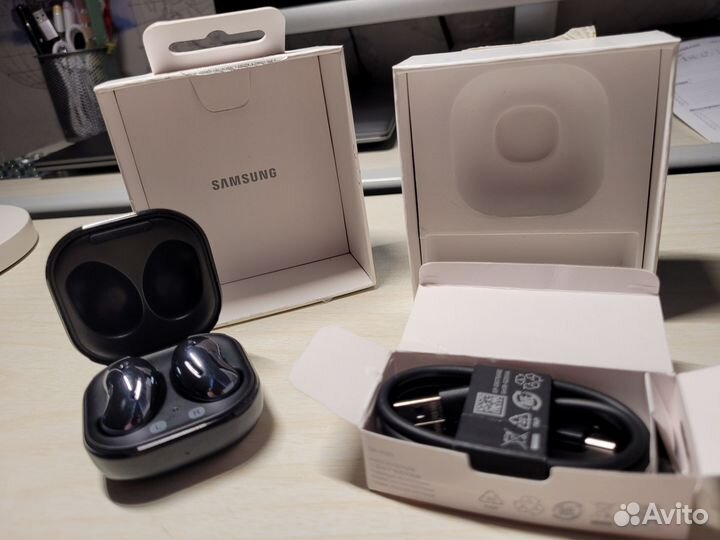 Беспроводные наушники Samsung Galaxy Buds Live