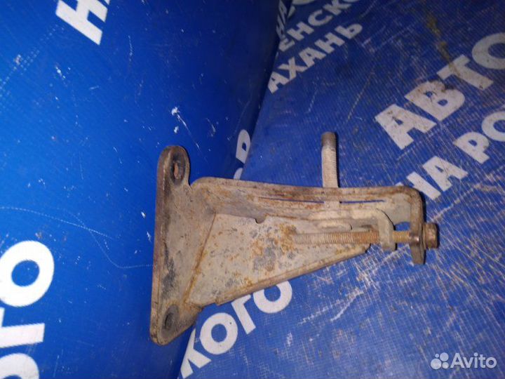 Кронштейн генератора Ваз Лада 2109 хэтчбек 21083