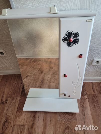 Полка в ванную с зеркалом бу