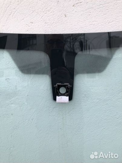 Bmw X6 f16 - лобовое стекло