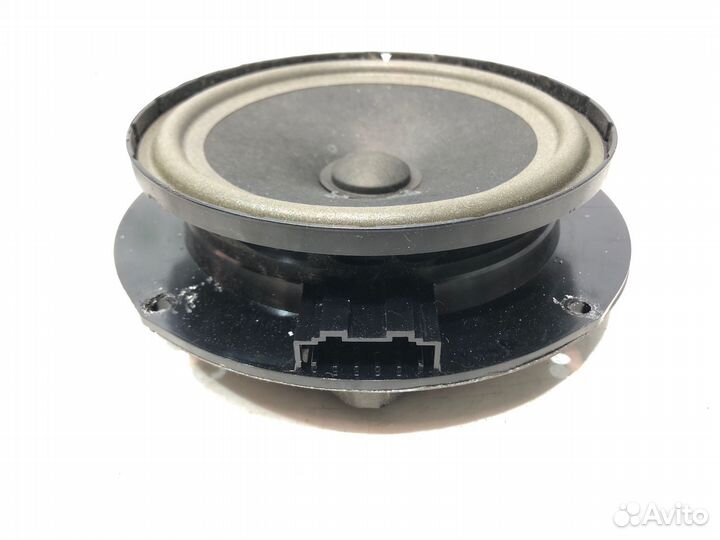 Динамик задний Skoda Yeti 5L 1.2 cbzb 2010
