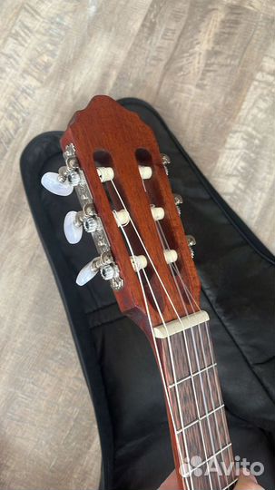 Классическая гитара шестиструнная