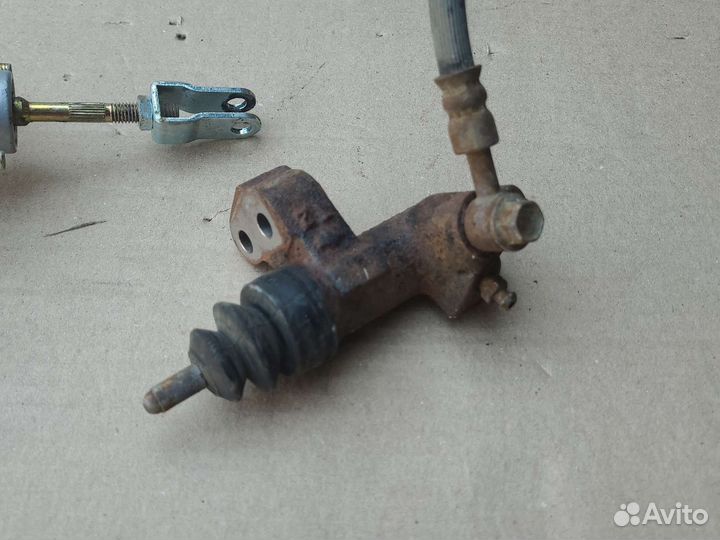 Главный цилиндр сцепления Nissan Primera P12