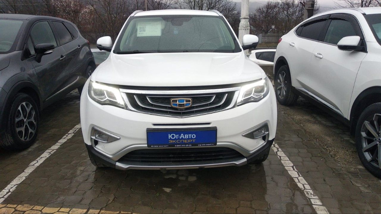 Geely Atlas: фото владельца