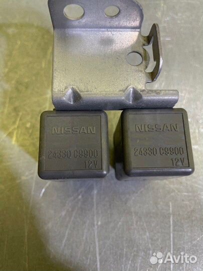 Реле стеклоподъемника Nissan Patrol Y62 Y62 5.6