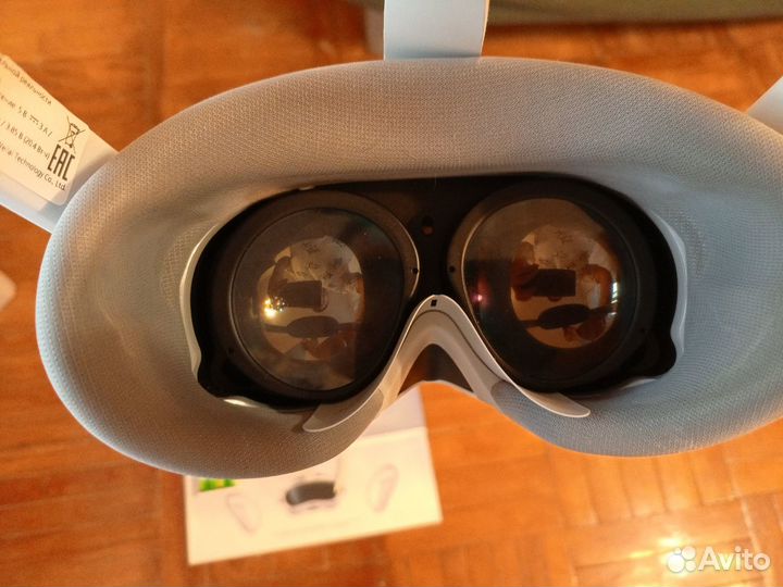 Продам шлем виртуальной реальности Pico 4 256gb