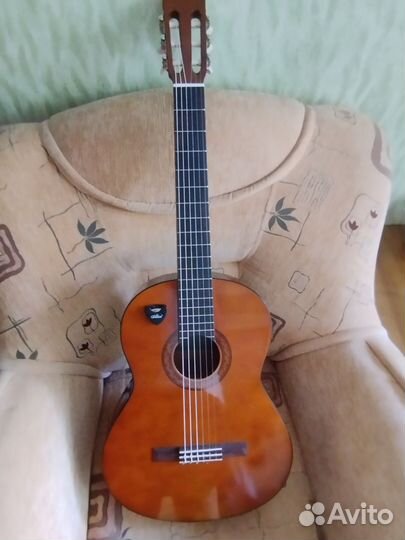 Классическая гитара yamaha c40