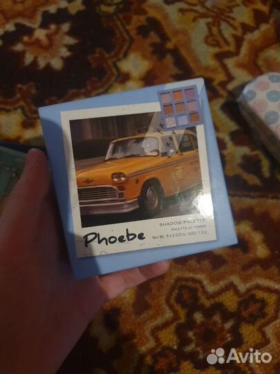 Makeup revolution friends eyeshadow palette phoebe