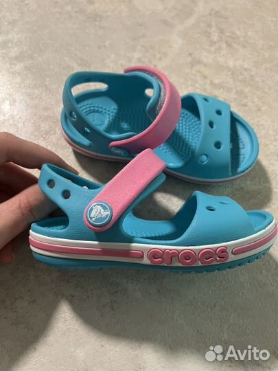 Новые сандалии crocs c6