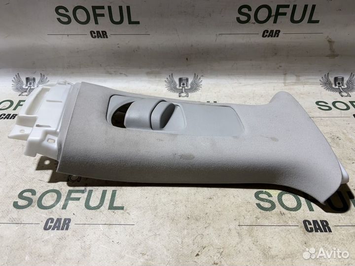 Обшивка центральной стойки салона правая Lexus